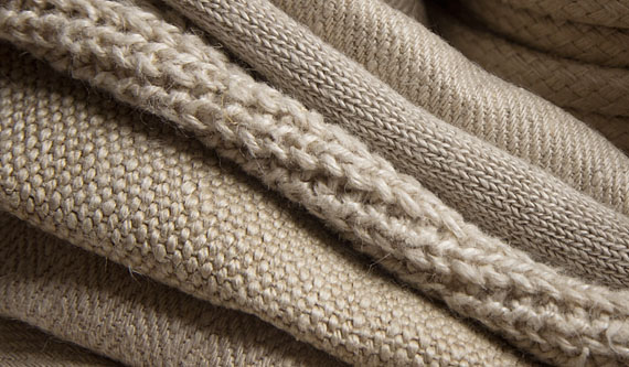 Feine bis schwere Gewebe und Strickstoffe aus und mit Hanf