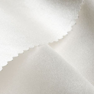 Satin & Taft aus Seide oder (Bio-)Baumwolle, elegant und hochwertig.