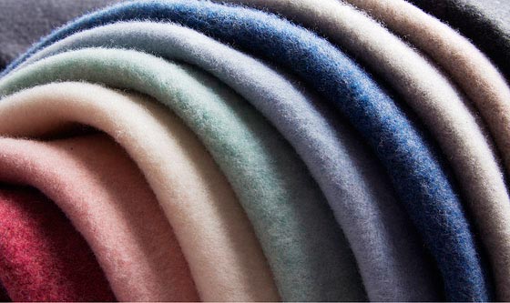 Dicht und fluffig: Fleece-Stoffe aus Naturfasern